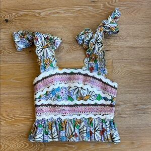 Summer blouse w/ floral pattern